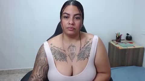 Snapshot of isabella_hots chatting on February 25, 2025, 8:47 am estefania online show from February 25, 2025, 8:47 am