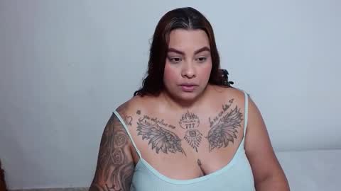 Snapshot of isabella_hots chatting on November 26, 2025, 11:50 pm estefania online show from November 26, 2025, 11:50 pm