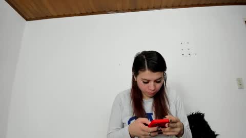 isabella_jaramillo online show from November 13, 2025, 12:26 pm