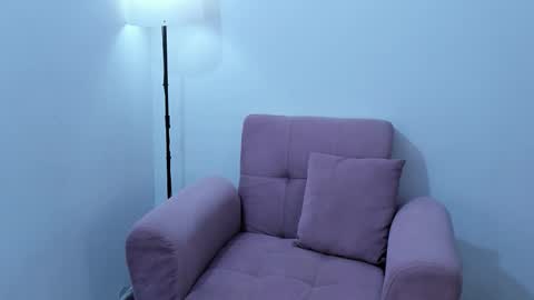 Snapshot of isabella_jones9 chatting on October 3, 2025, 11:57 pm ISABELLA online show from October 3, 2025, 11:57 pm