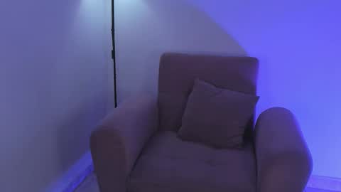 Snapshot of isabella_jones9 chatting on October 25, 2025, 11:21 pm ISABELLA online show from October 25, 2025, 11:21 pm