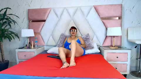Snapshot of isabella_luxet chatting on May 21, 2026, 5:42 pm isabella_luxet online show from May 21, 2026, 5:42 pm