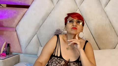 Snapshot of isabella_luxet chatting on May 30, 2026, 8:06 pm isabella_luxet online show from May 30, 2026, 8:06 pm