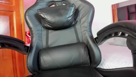 Snapshot of isabella_moon9 chatting on February 20, 2026, 12:16 pm Isabella Moon9 online show from February 20, 2026, 12:16 pm