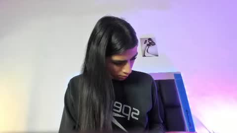 Isabella Moon9 online show from July 25, 2026, 11:52 am