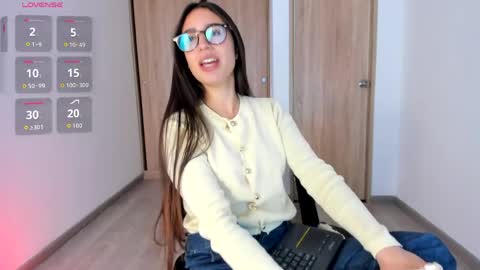 isabella_ospina online show from May 27, 2026, 4:04 pm