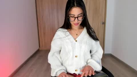 isabella_ospina online show from May 30, 2026, 8:17 pm