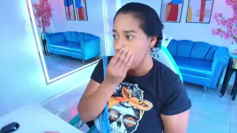Isabella  online show from May 30, 2026, 7:33 pm