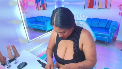 Isabella  online show from June 4, 2026, 8:26 pm