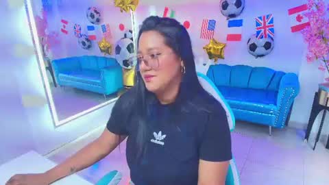 Isabella  online show from June 22, 2026, 7:44 pm