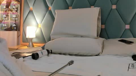 Snapshot of isabella_walton_ chatting on October 21, 2025, 11:22 am Bella online show from October 21, 2025, 11:22 am