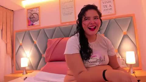 Snapshot of isabella_walton_ chatting on November 14, 2025, 11:09 am Bella online show from November 14, 2025, 11:09 am