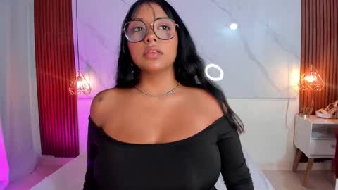 isabella zc online show from November 29, 2025, 8:45 pm