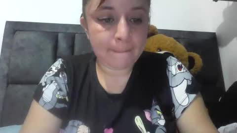 isabellaa_hills_ online show from June 2, 2026, 5:59 pm