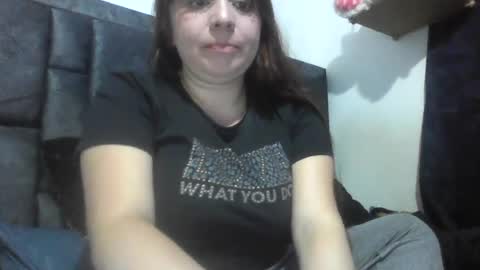 isabellaa_hills_ online show from June 13, 2026, 10:40 pm