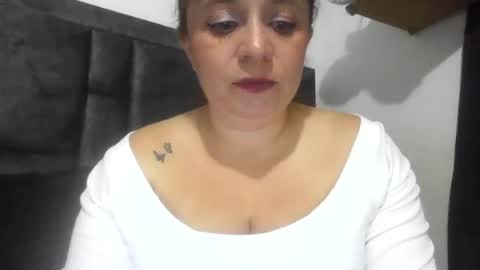 isabellaa_hills_ online show from June 29, 2026, 11:27 pm