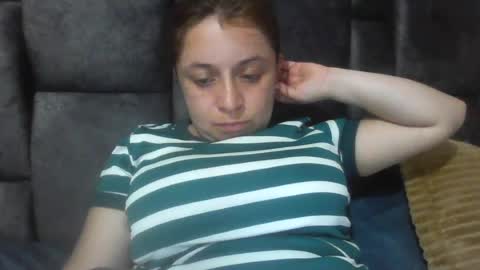 isabellaa_hills_ online show from July 10, 2026, 6:21 pm