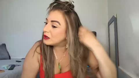 Isabella online show from April 25, 2026, 7:33 am