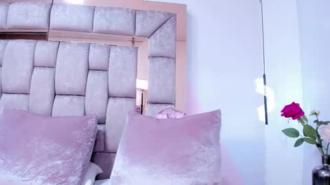 Isabella  online show from March 16, 2026, 8:24 pm