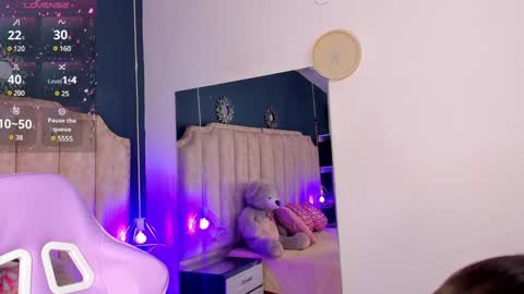 Snapshot of isabellabroms21 chatting on January 15, 2025, 9:09 pm v online show from January 15, 2025, 9:09 pm