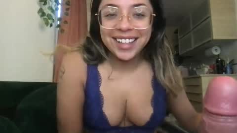 isabellaelizabeth online show from July 4, 2026, 4:46 pm