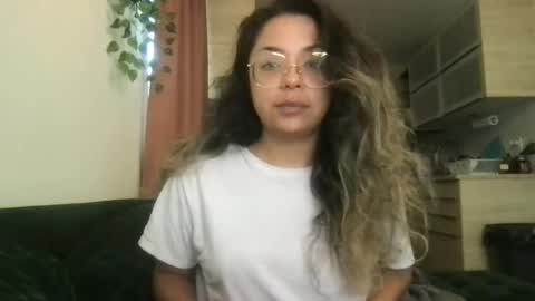 isabellaelizabeth online show from July 13, 2026, 5:38 pm