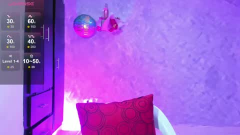 Snapshot of isabellagh1 chatting on April 24, 2026, 6:21 pm Instagram soybella01 online show from April 24, 2026, 6:21 pm