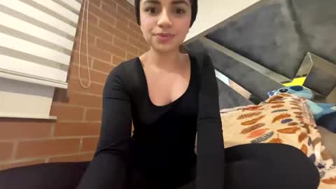 Isabella.. back again  online show from February 4, 2026, 1:44 am