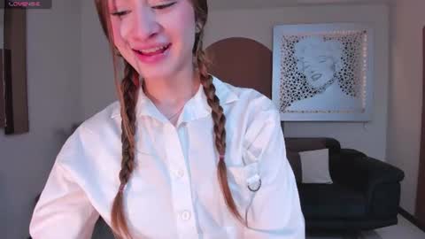 Isabella Moretti online show from July 29, 2026, 5:05 am
