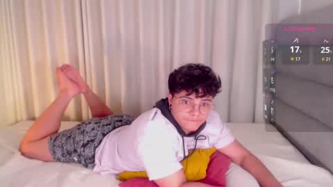 Isabella Mout  online show from May 23, 2026, 5:39 pm