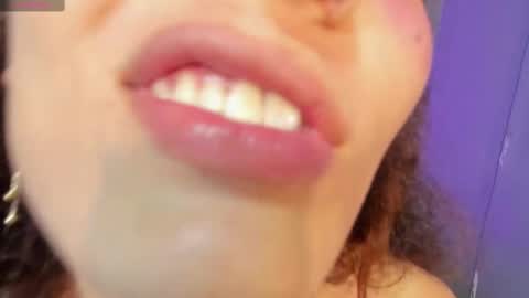 Snapshot of isabellaspencer chatting on February 18, 2025, 1:32 am Isabella online show from February 18, 2025, 1:32 am