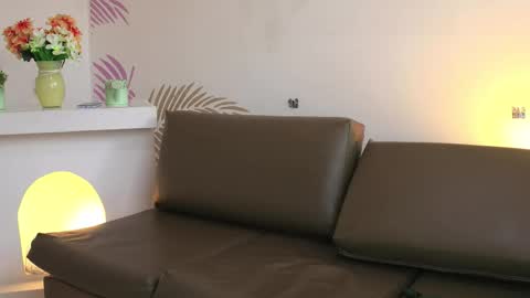   online show from March 25, 2026, 12:44 pm