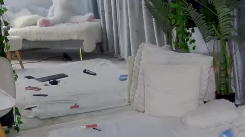 IsabelleEthan online show from March 28, 2026, 2:22 am