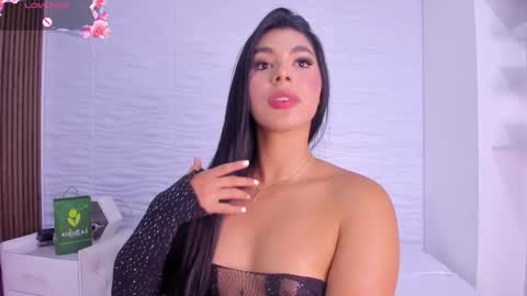 Isa online show from November 21, 2025, 11:14 pm