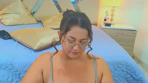 IsabellMendez online show from April 18, 2026, 12:03 am