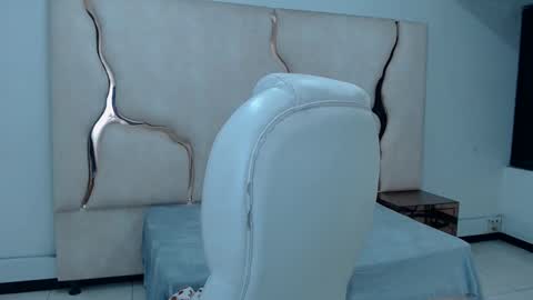 isabellrodriguez18 online show from February 3, 2025, 2:58 am