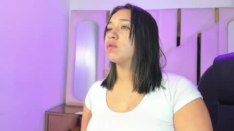 isabellrodriguez18 online show from April 7, 2026, 3:51 am