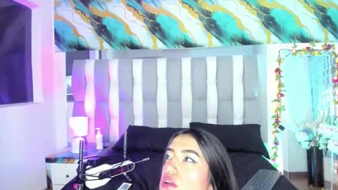 Isa online show from December 21, 2025, 5:03 am