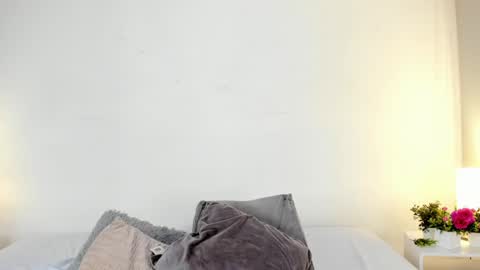 isameow online show from December 3, 2024, 11:13 pm