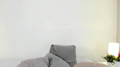 isameow online show from December 20, 2024, 1:03 am