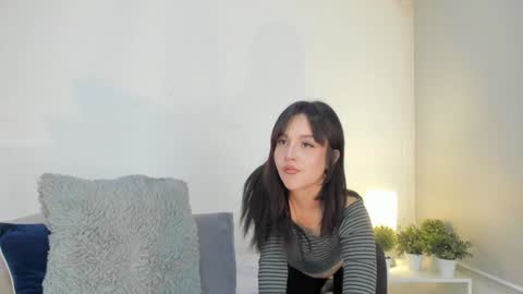 isameow online show from February 4, 2025, 9:31 pm