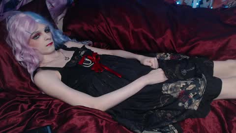 Sele online show from April 14, 2026, 10:27 pm