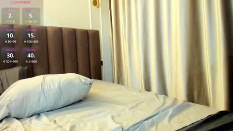 Lily online show from November 18, 2025, 12:20 pm