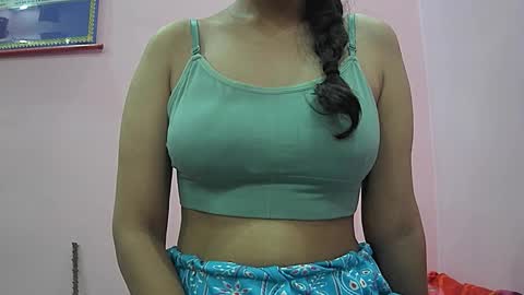 Snapshot of ishika_singh_ chatting on October 20, 2025, 1:28 am ishika_singh_ online show from October 20, 2025, 1:28 am