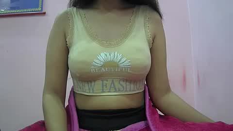 Snapshot of ishika_singh_ chatting on December 18, 2025, 2:06 am ishika_singh_ online show from December 18, 2025, 2:06 am