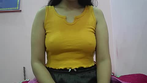Snapshot of ishika_singh_ chatting on December 20, 2025, 2:29 am ishika_singh_ online show from December 20, 2025, 2:29 am