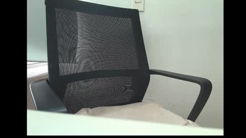 Snapshot of isis_pink chatting on March 2, 2026, 9:43 pm Alaya online show from March 2, 2026, 9:43 pm