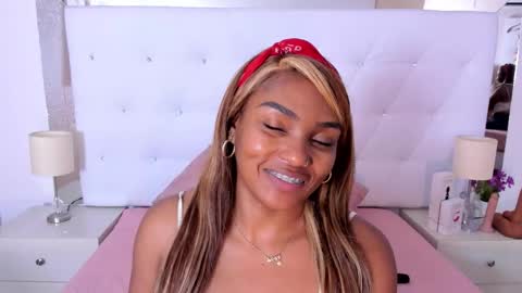 Vanessa online show from November 19, 2025, 11:21 am