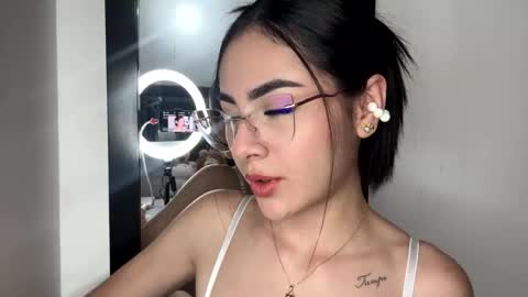 Cute Isla  online show from October 27, 2025, 12:04 am