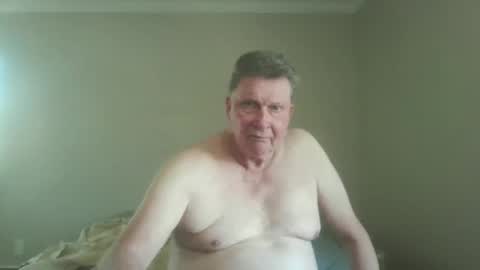 island625103 online show from October 3, 2025, 6:16 pm